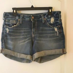 Cute jean shorts!